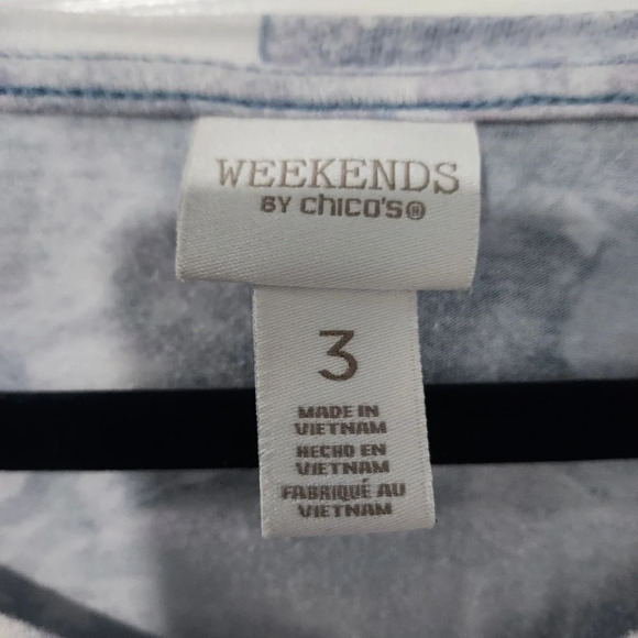 Weekend By Chico's Blue and Purple Abstract Design Short Sleeve Shirt in Size 3 - Picture 2 of 9